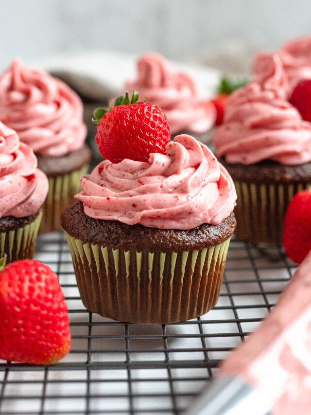 cropped-Strawberry-Cream-Cheese-Frosting-12.jpg