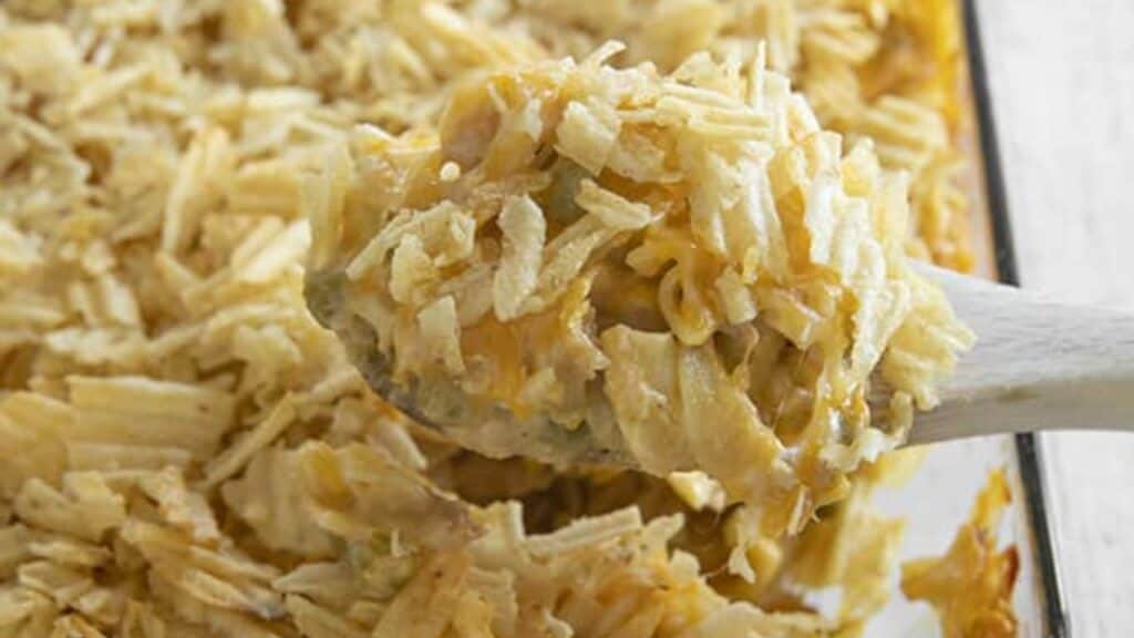 12 Retro Casseroles That Were on Every Dinner Table in the ’70s - Savor ...