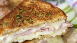 Ooey-Gooey Apple Ham & Brie Grilled Cheese Sandwiches