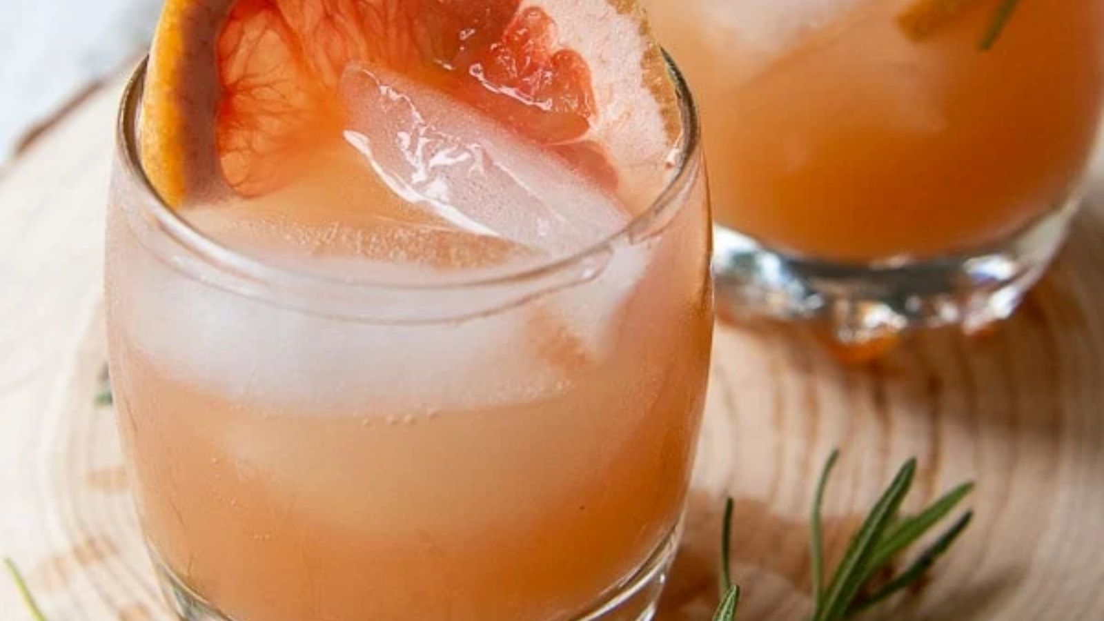 Sparkling Grapefruit Vodka Cocktail