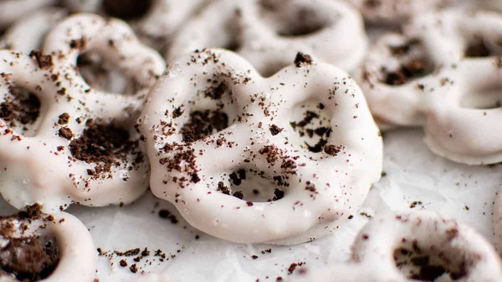 Cookies & Cream Pretzels