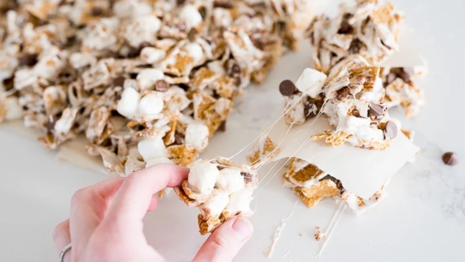 S’mores Bars With Golden Grahams