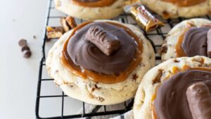 Crumbl Twix Cookies