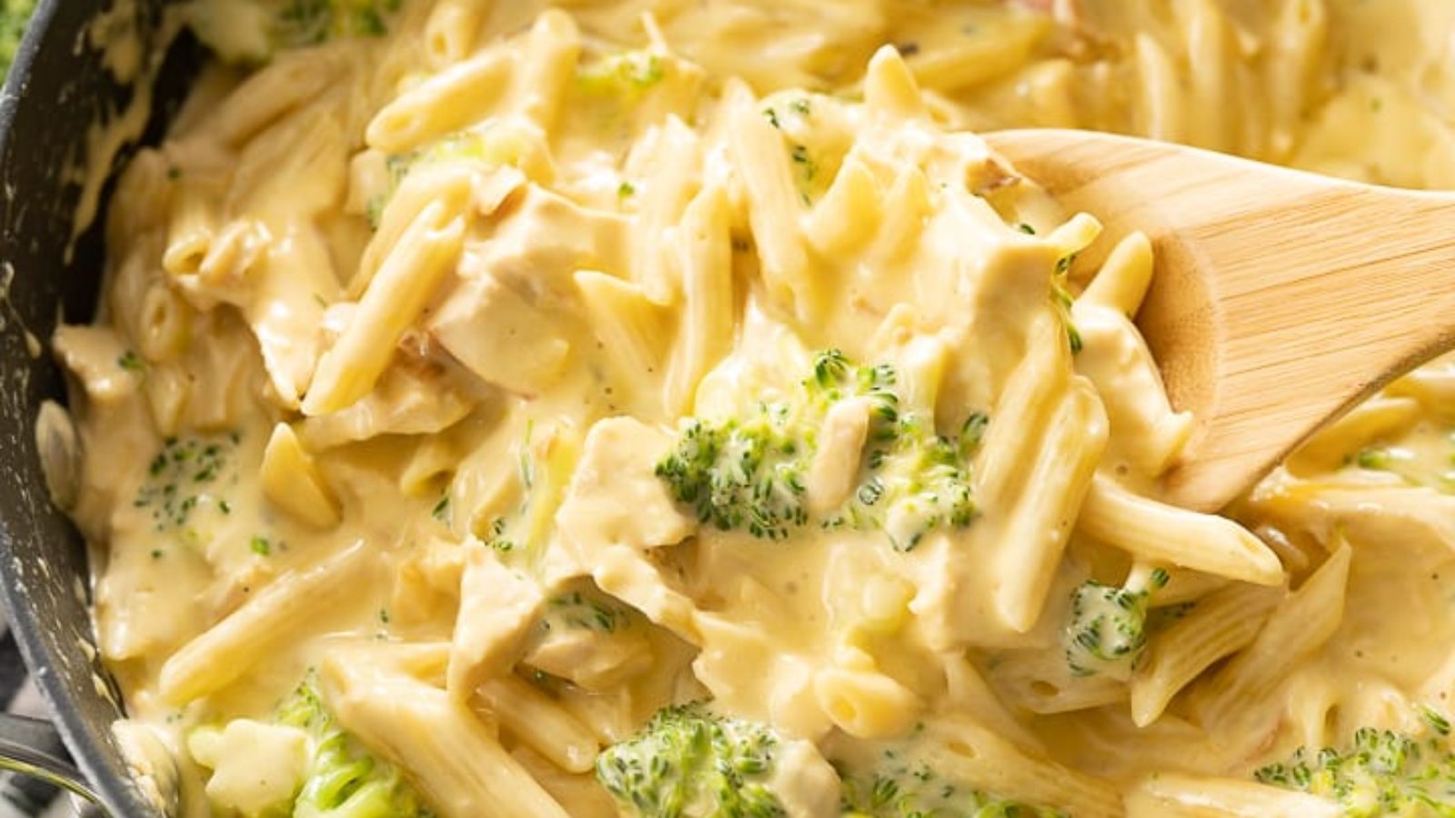 Chicken and Broccoli Pasta (One Pot Meal!)