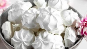 Suspiros (Costa Rican Meringue Cookies)