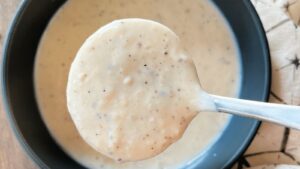 Simple White Country Gravy Recipe