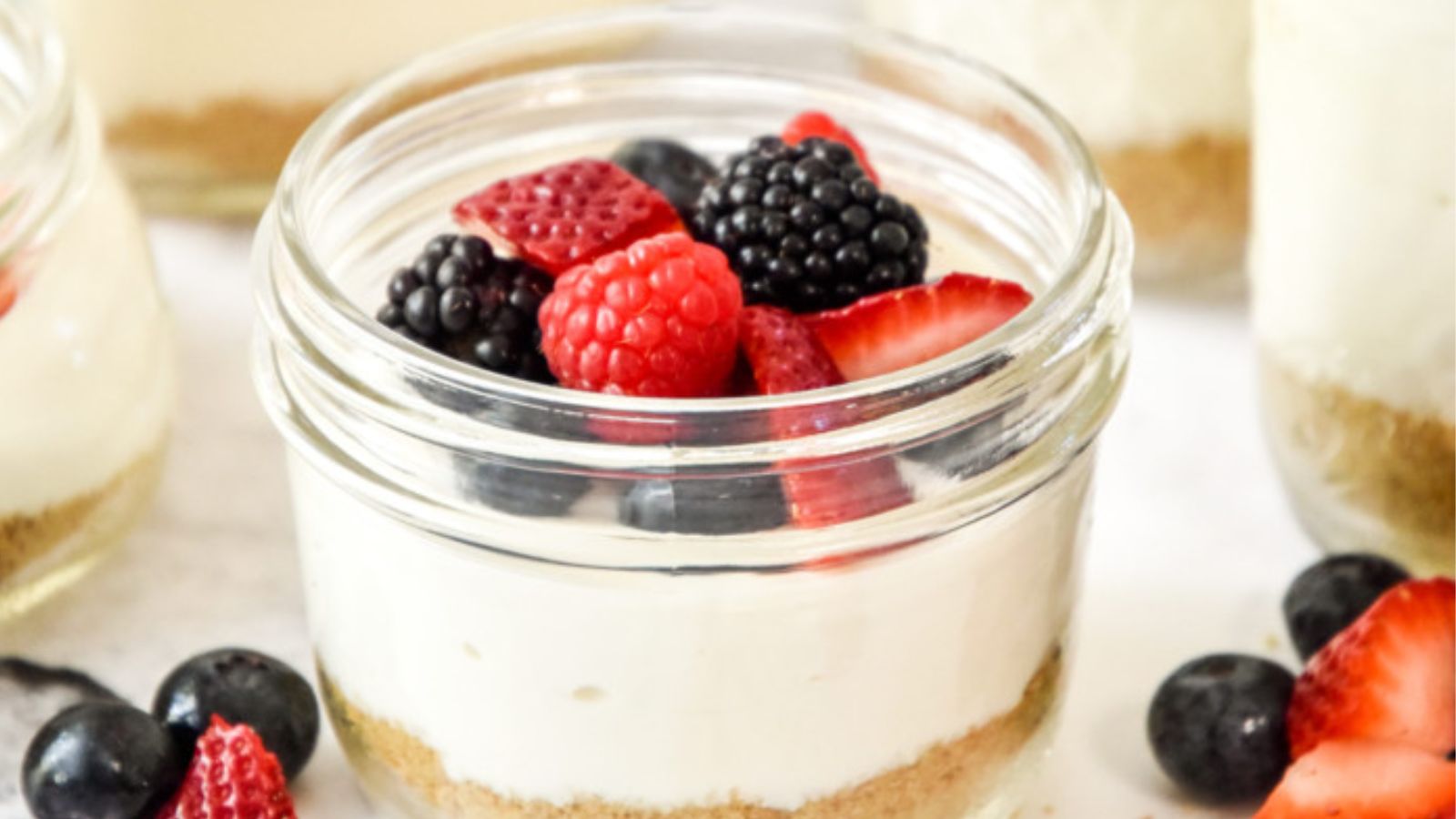 No-Bake Cheesecake Greek Yogurt Cups