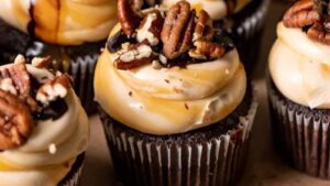 Chocolate Turtle Cupcakes