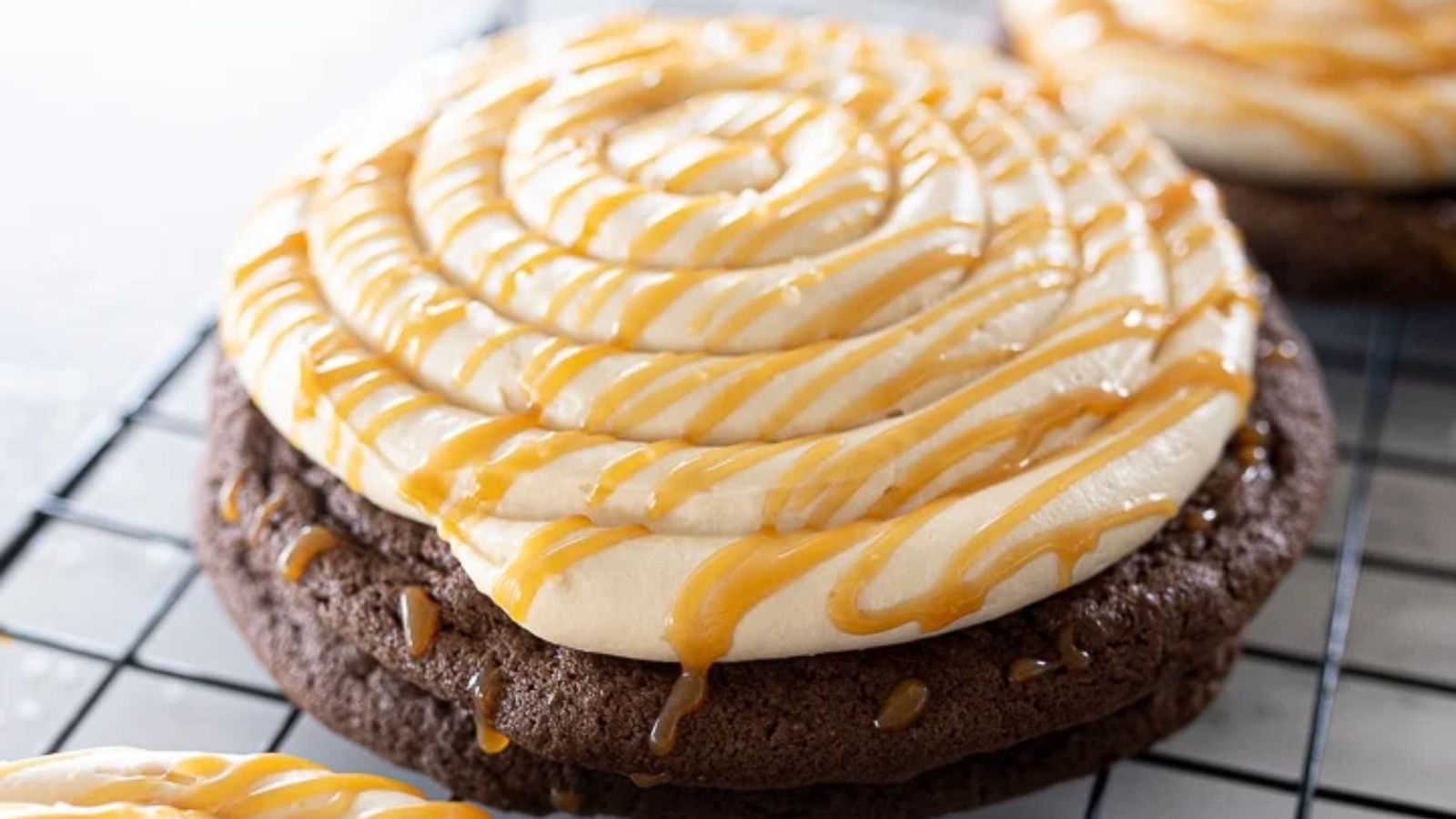 Caramel Chocolate Cheesecake Cookies