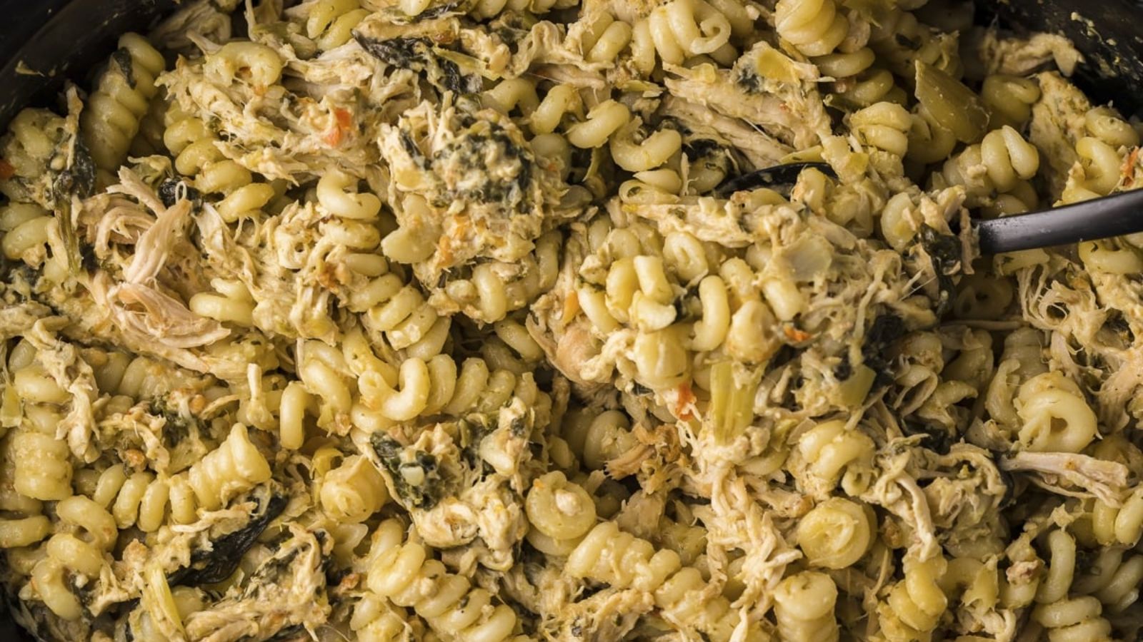 Slow Cooker Chicken Spinach Artichoke Pasta