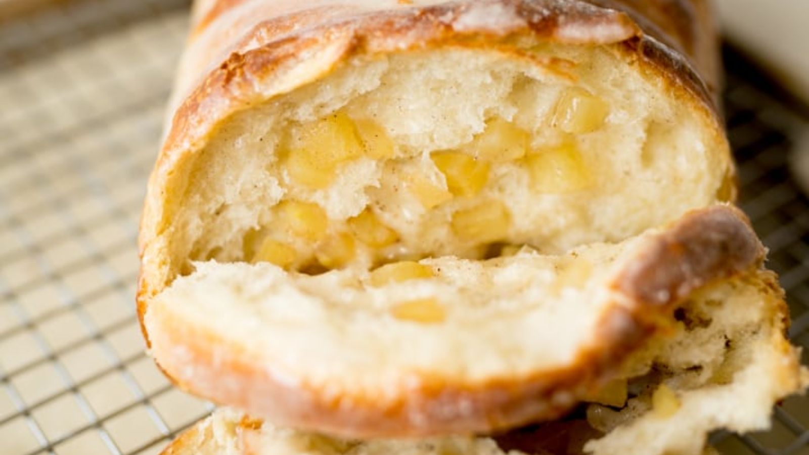 Apple Pull Apart Bread