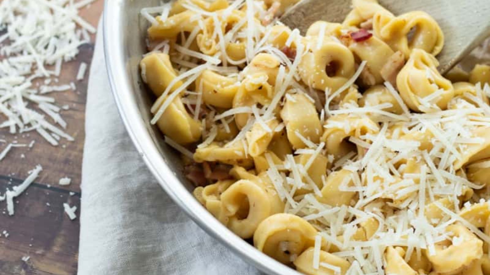 15-minute No Cream Tortellini Carbonara