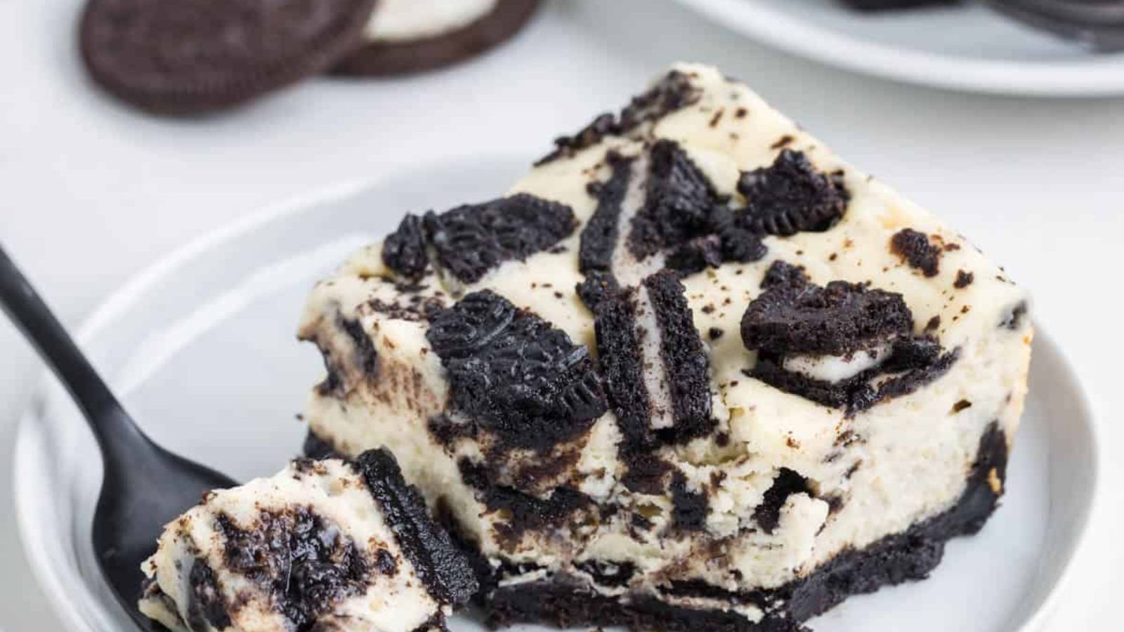 Oreo Cheesecake Bars