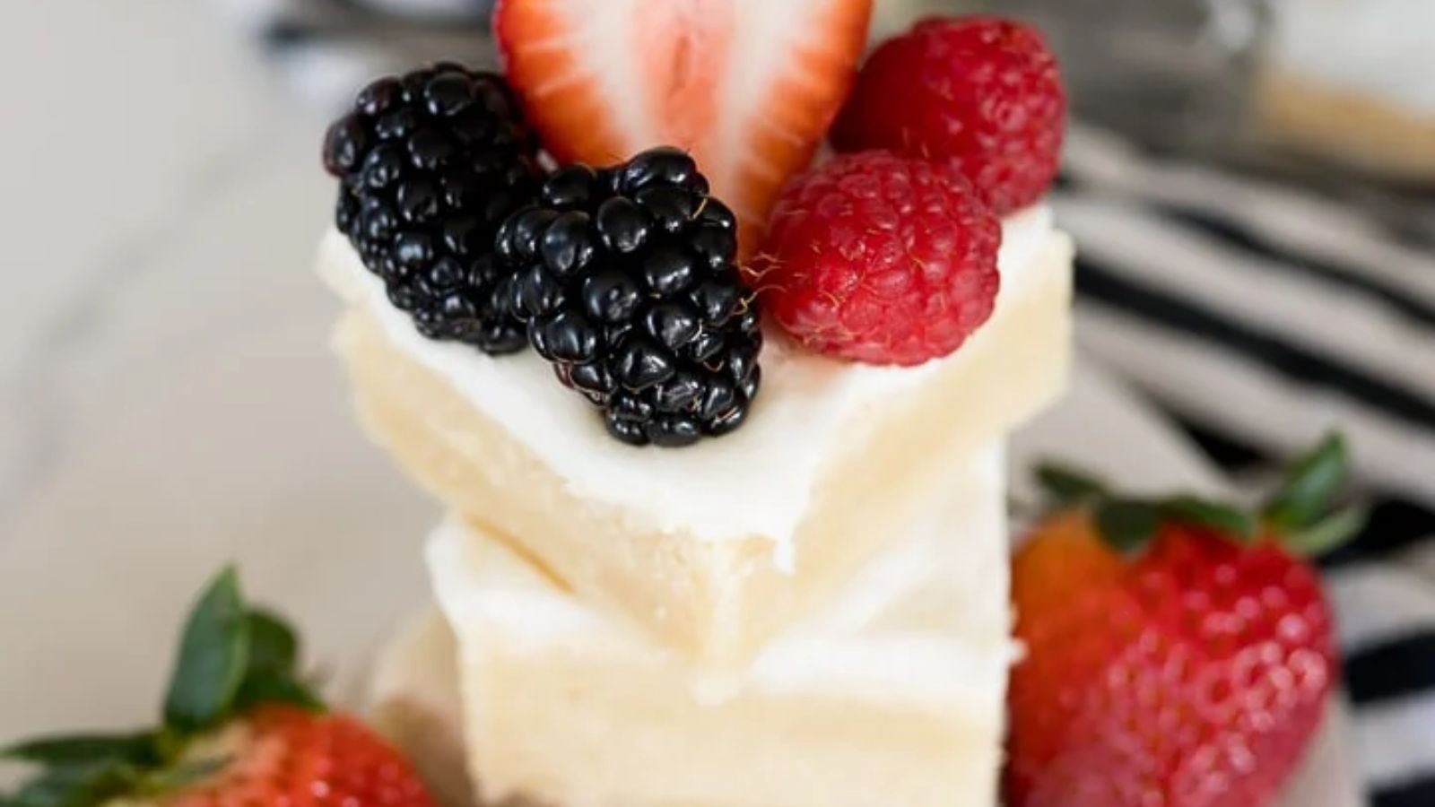 Berry Cheesecake Sugar Cookie Bars