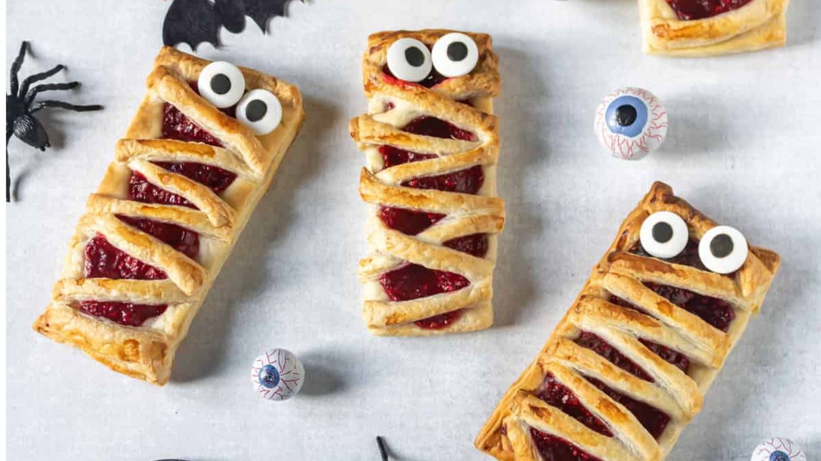 Easy Raspberry Halloween Mummy Pies