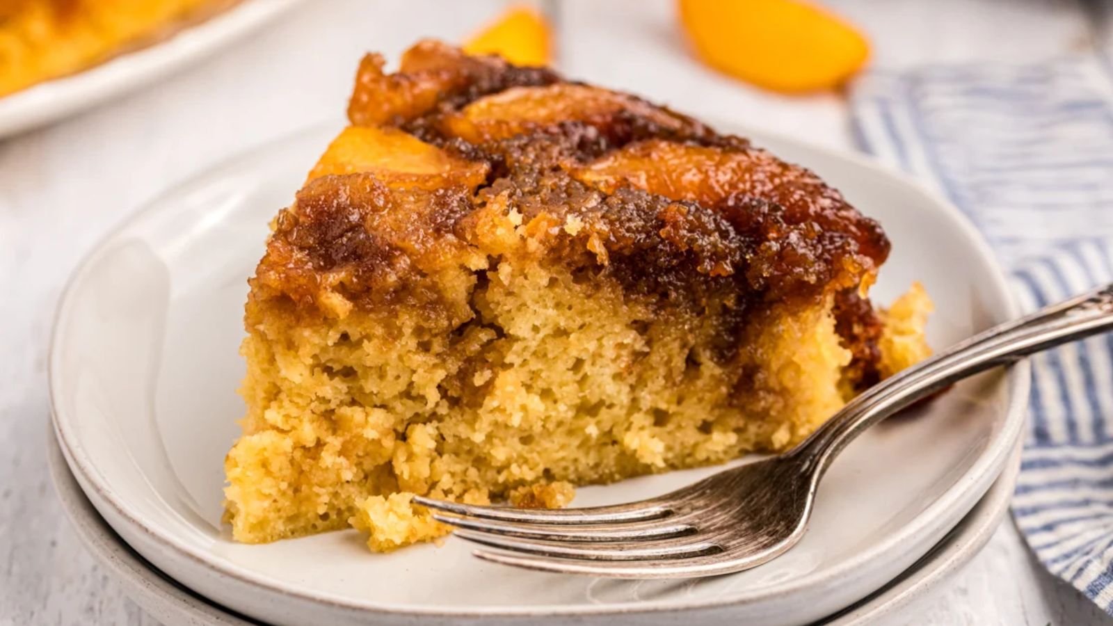 Slow Cooker Peach Upside Down Cake