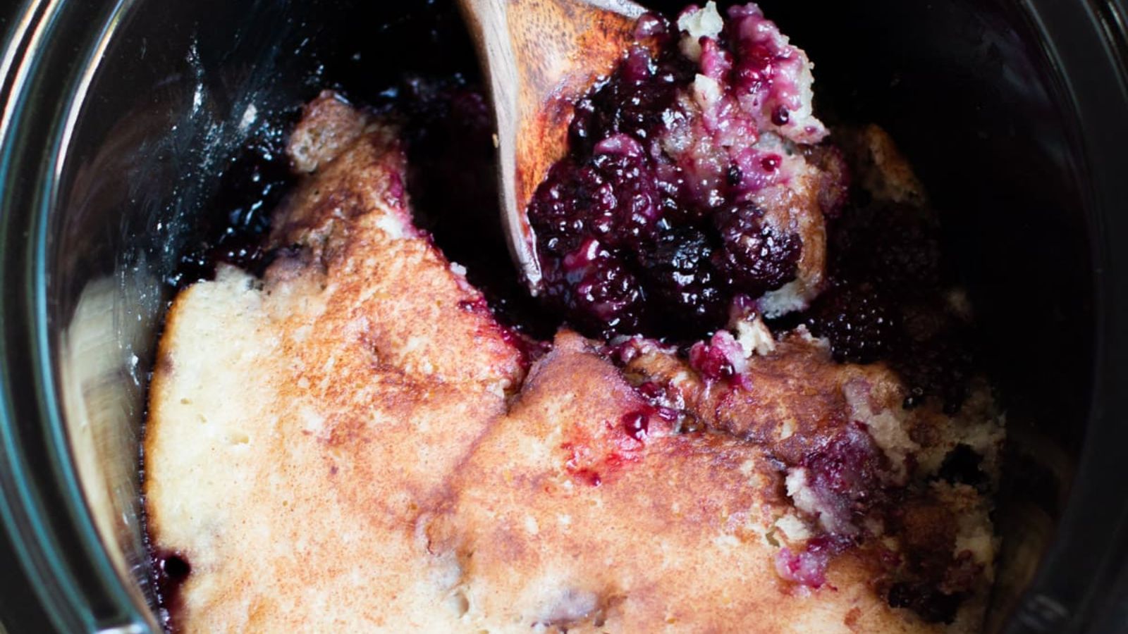 Slow Cooker Blackberry Cobbler