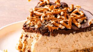 Chocolate Peanut Butter Pretzel Pie