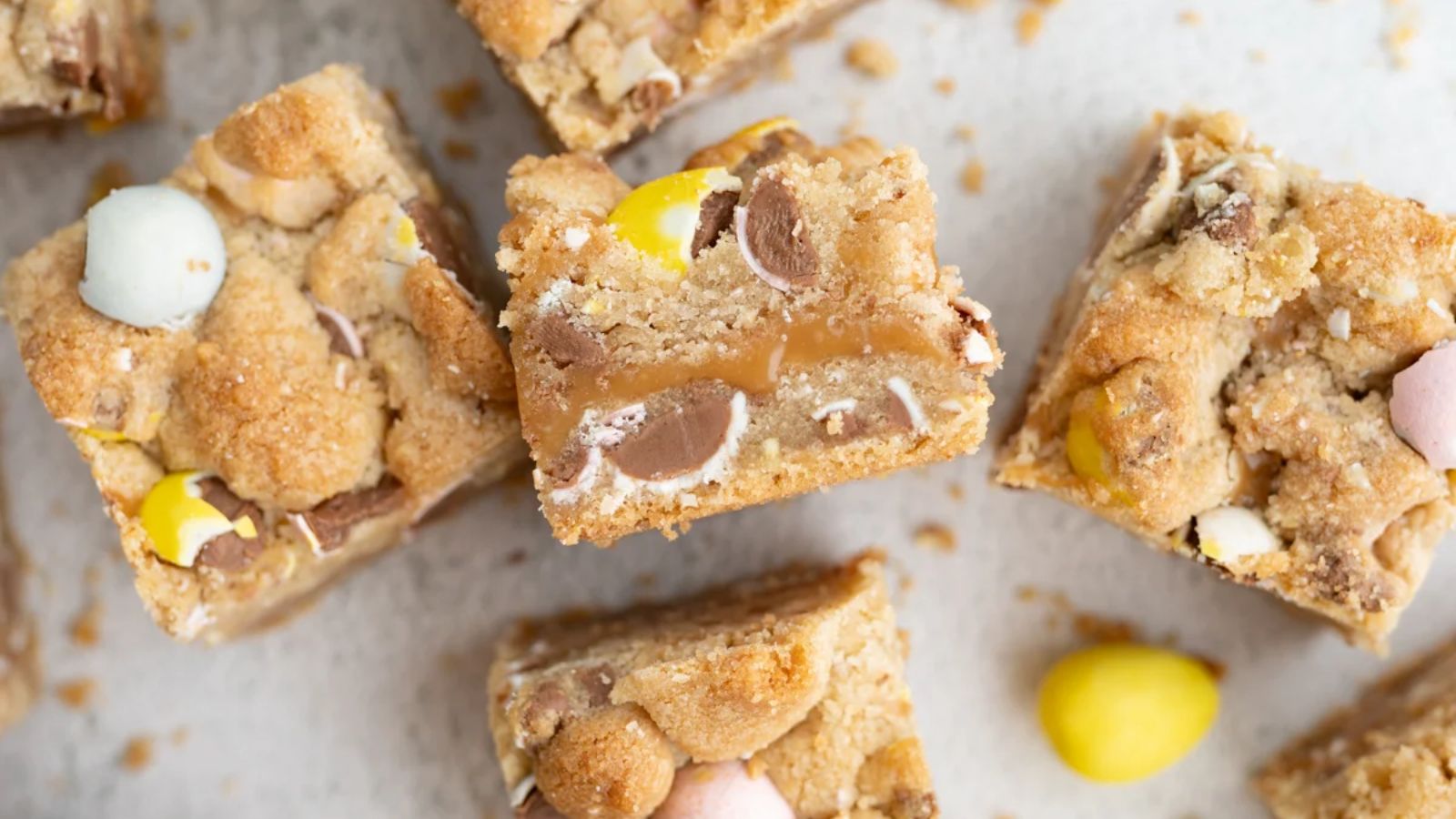 Cadbury Egg Caramel Cookie Bars