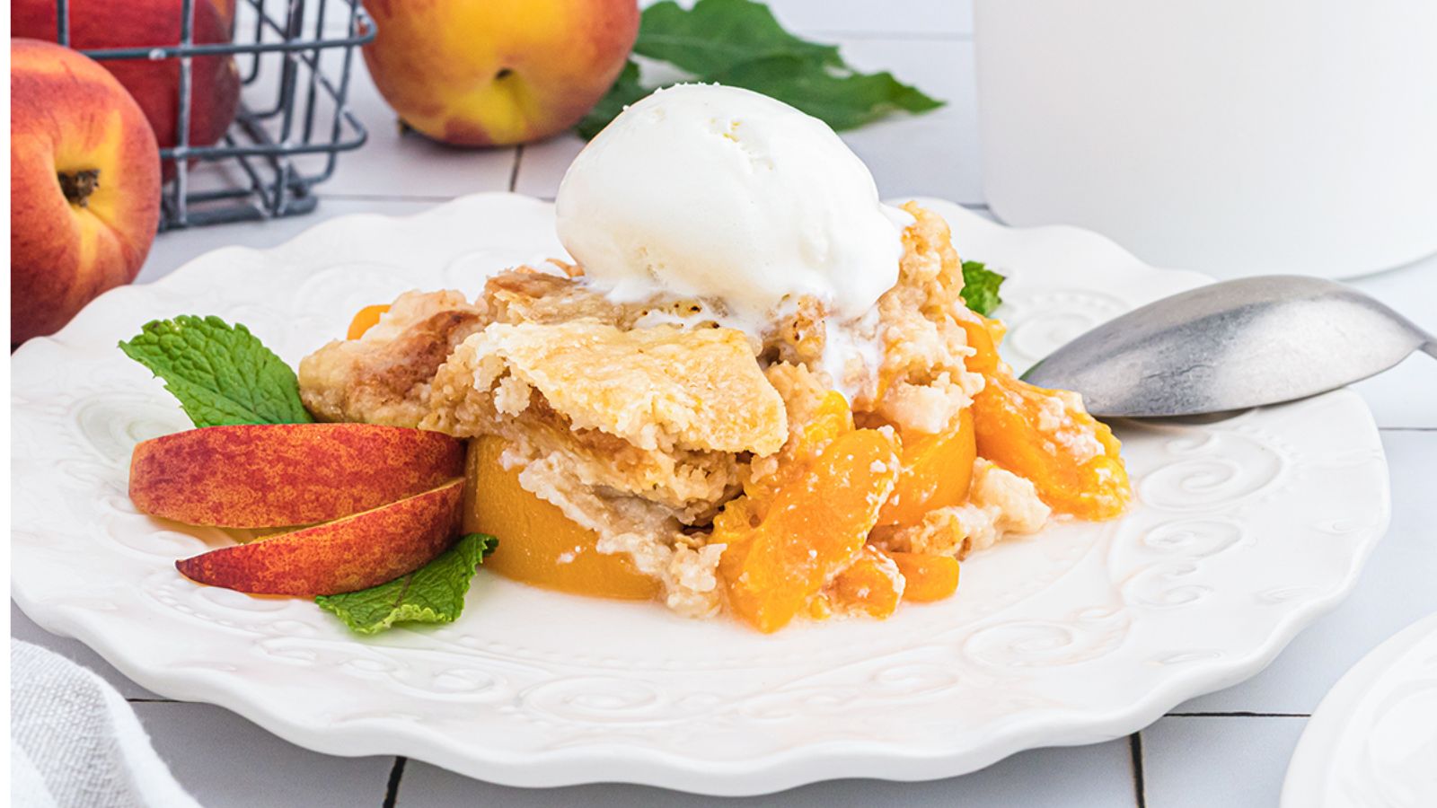 Easy Peach Dump Cake Recipe (Cake Mix Peach Cobbler)