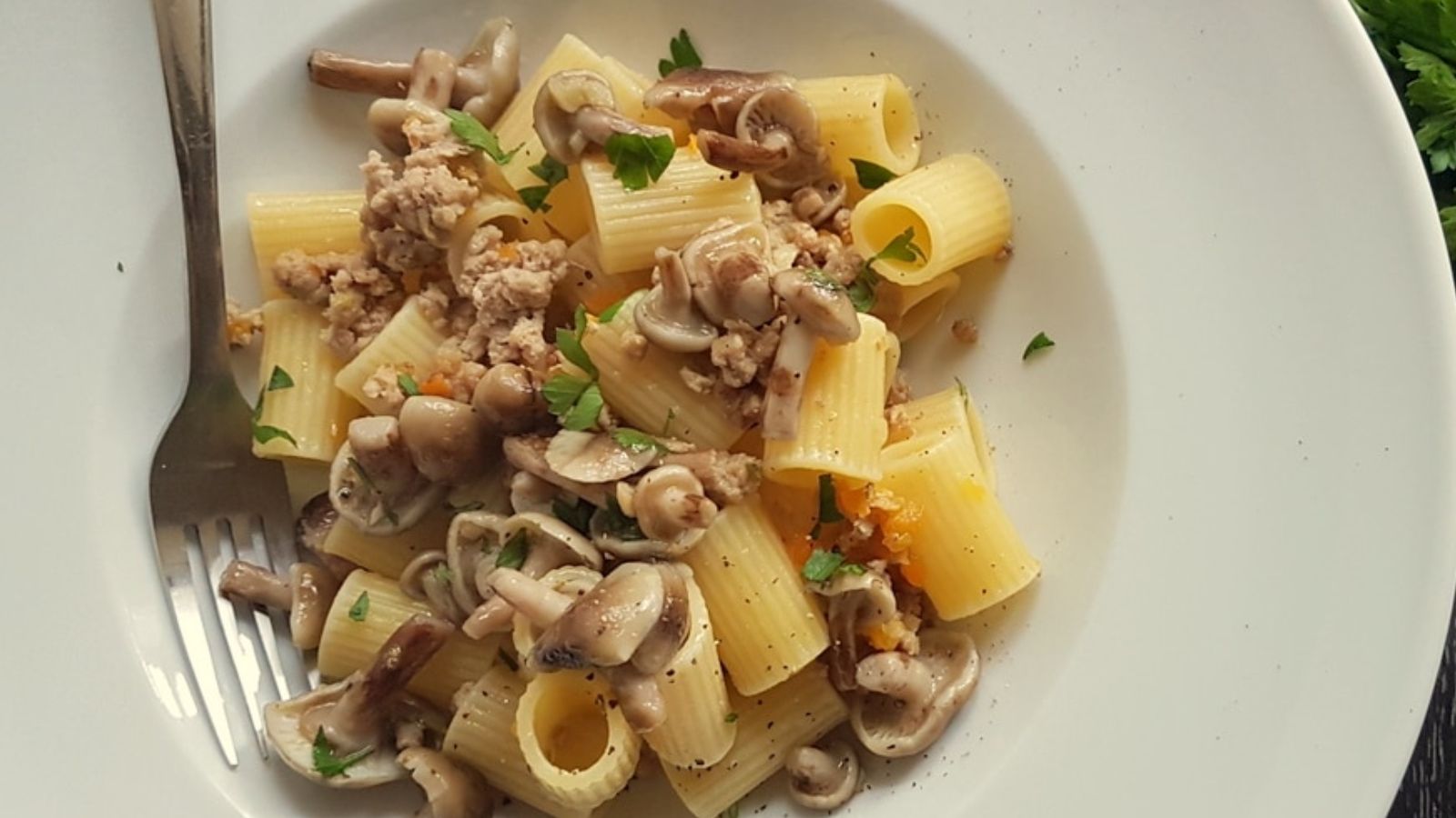 Traditional White Ragu with Mushrooms