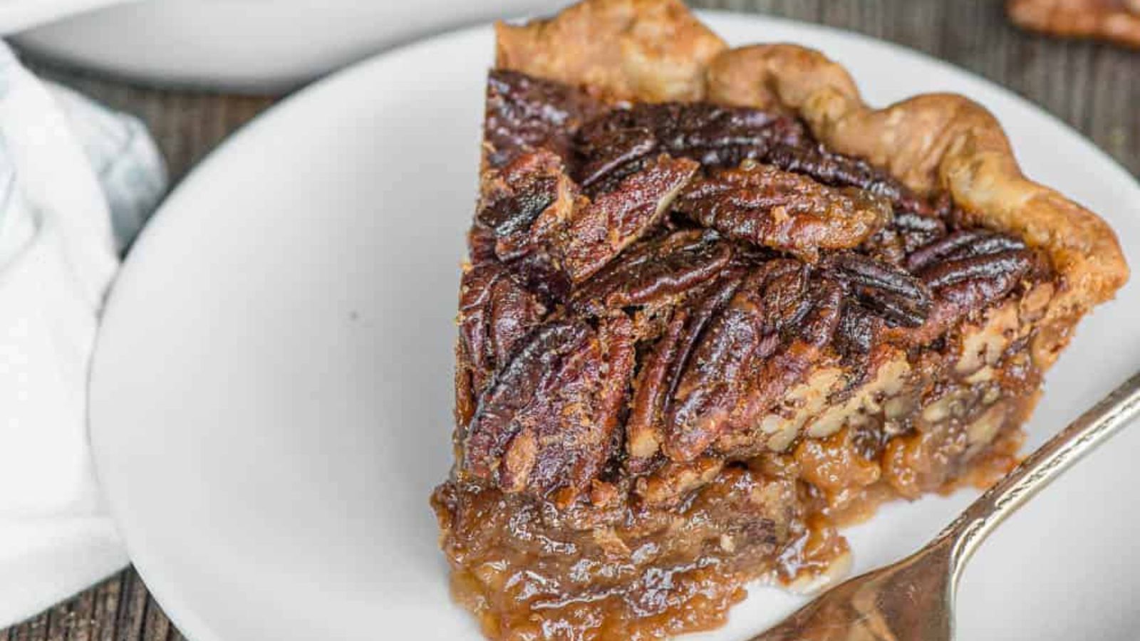 Classic Homemade Pecan Pie