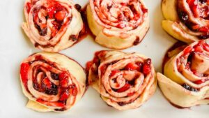 Strawberry Cinnamon Rolls Recipe