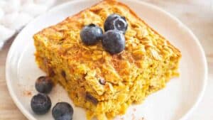 16 Oatmeal Recipes That’ll Prove Breakfast Can Steal the Whole Day