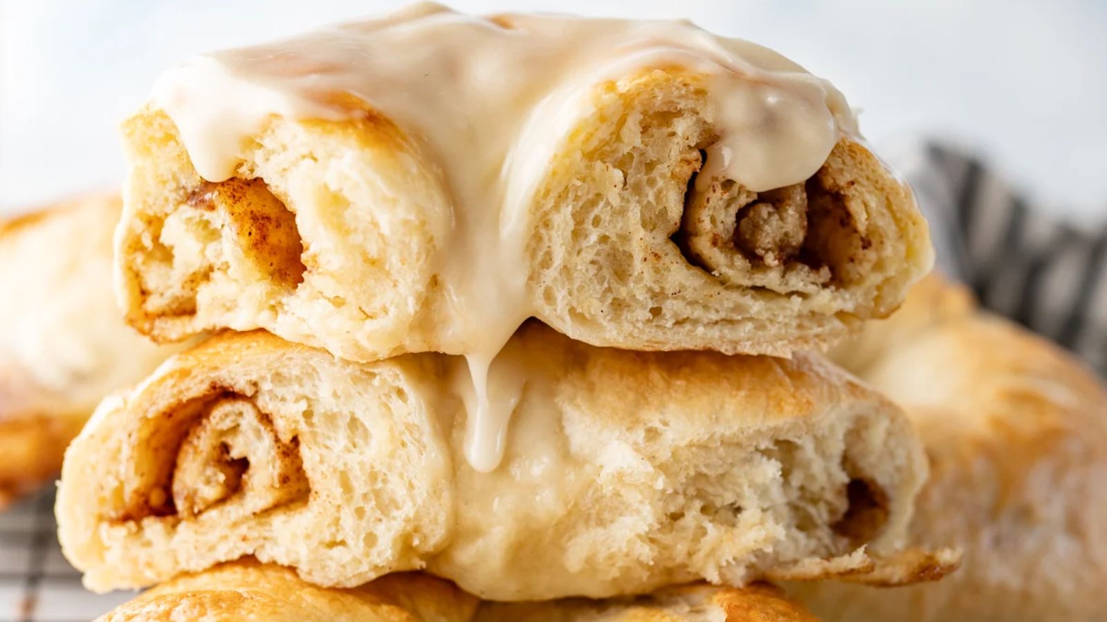 Cinnamon Roll Bagels 