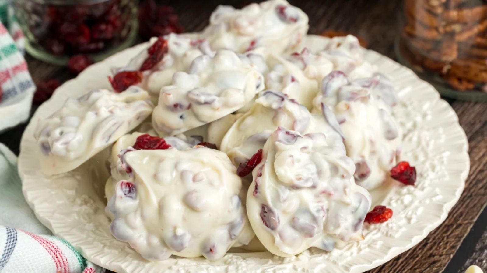 Slow Cooker White Chocolate Cranberry Clusters