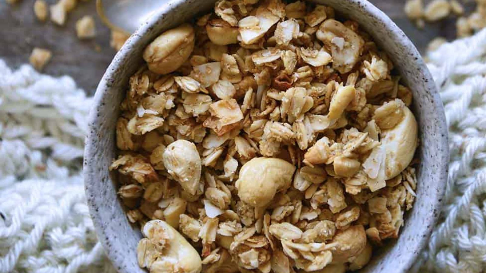 Healthy Granola Recipe with Cashews and Coconut