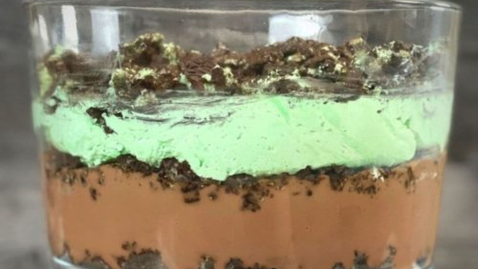 St. Patrick’s Day Bailey’s Dessert - Mint Oreo Pudding Cake