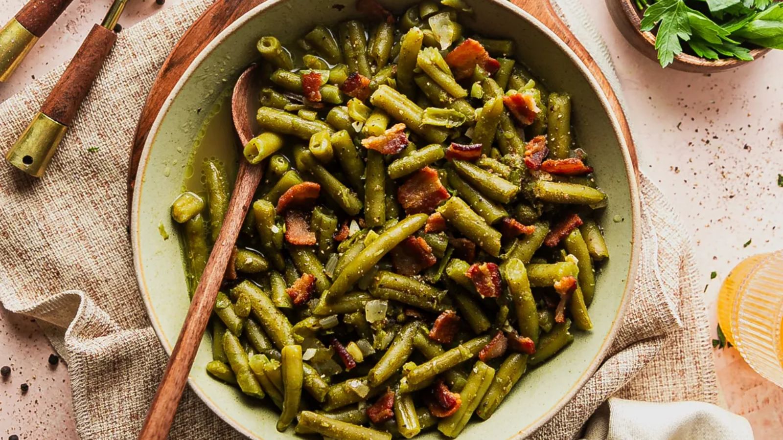 Texas Roadhouse Green Beans with Crispy Bacon