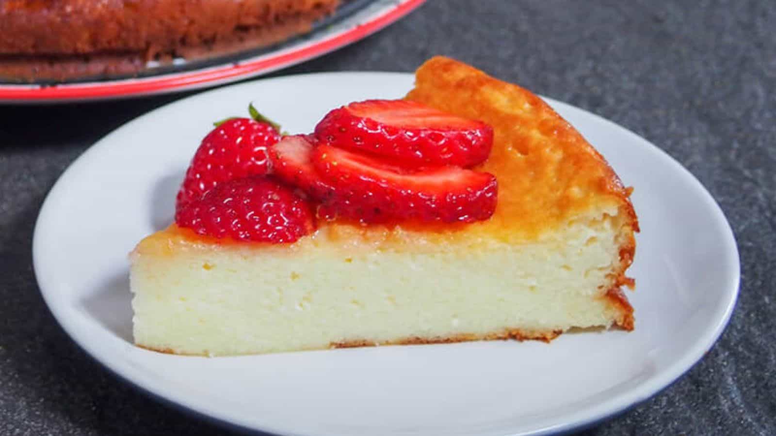 SWEDISH CHEESECAKE WITH STRAWBERRIES (OSTKAKA)