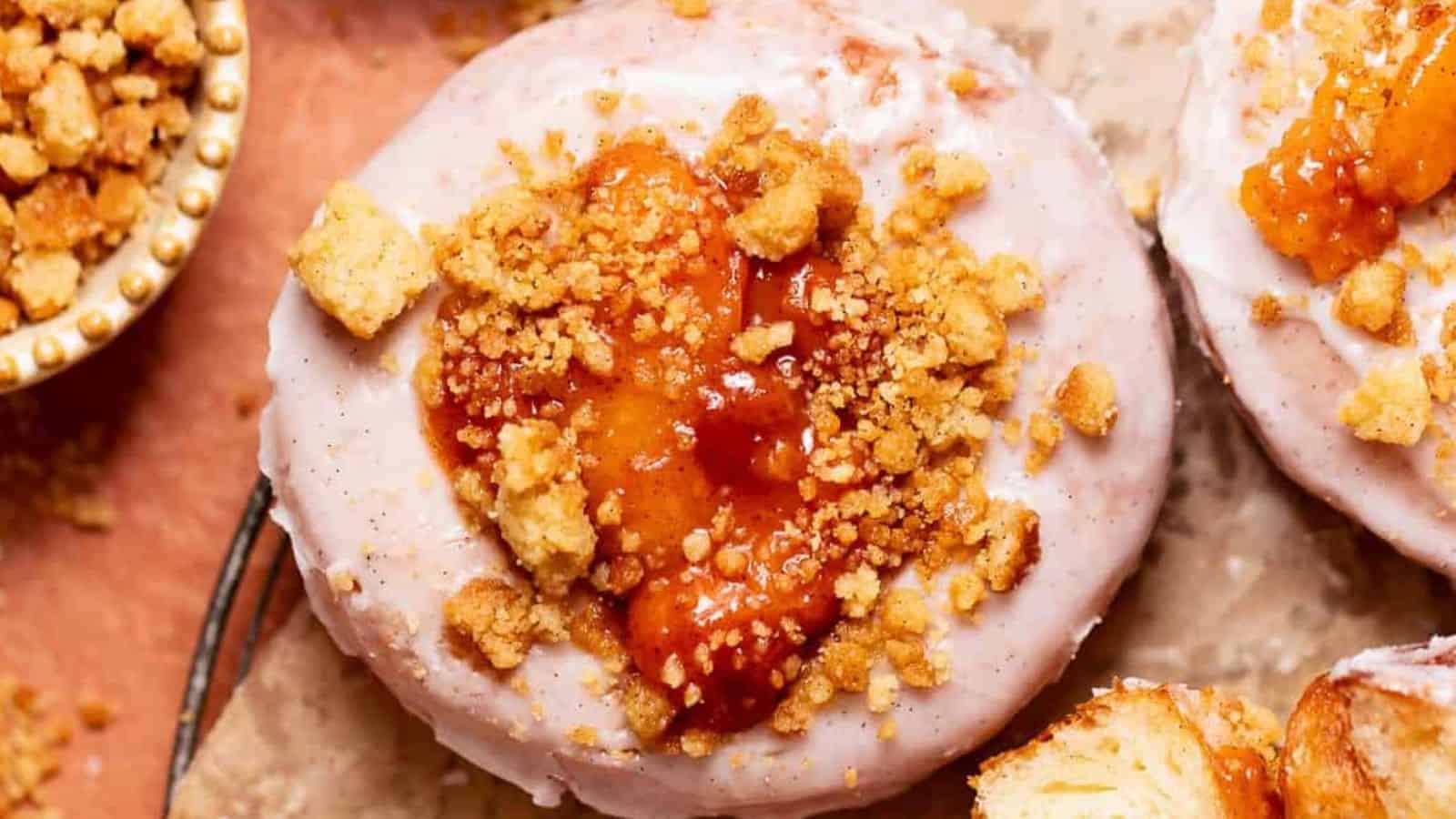 Peach Cobbler Donuts with Brown Sugar Peach Filling