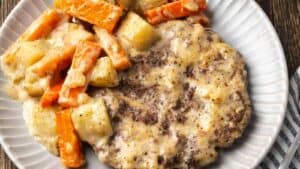 Ground Beef and Potatoes Skillet