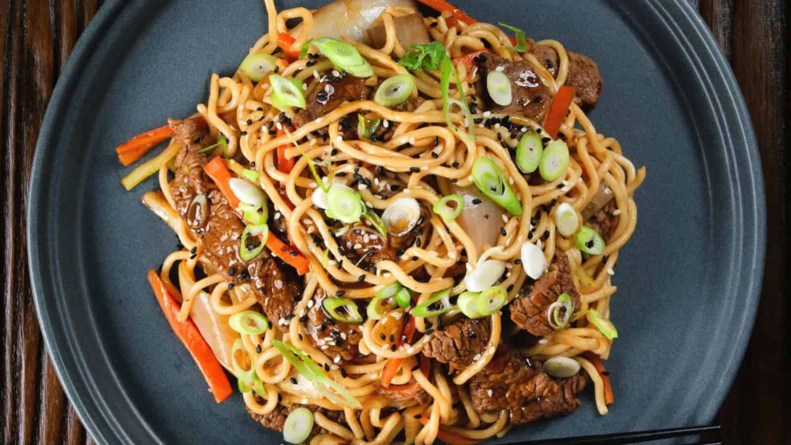 Spicy Beef Yakisoba Stir Fry