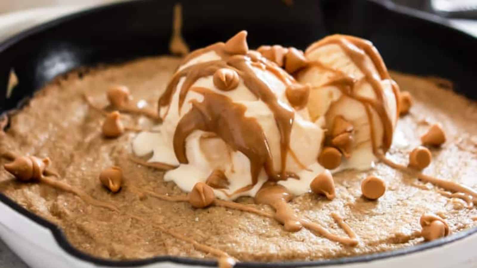 SALTED PEANUT BUTTER SKILLET COOKIE {GLUTEN FREE}