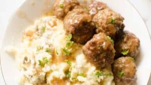 Instant Pot Salisbury Steak with Mashed Potatoes and Gravy