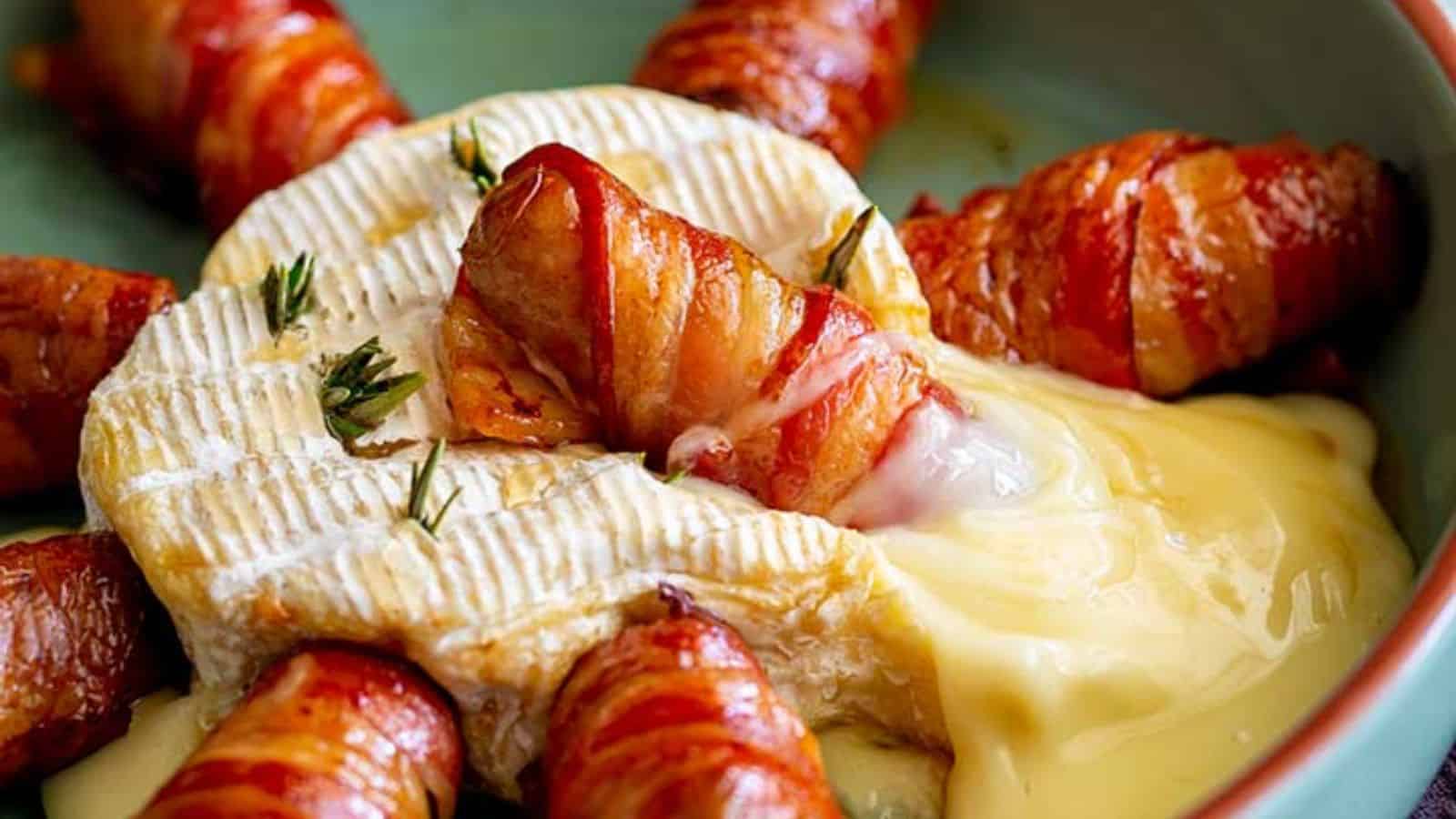 BAKED BRIE WITH BACON SAUSAGE DIPPERS
