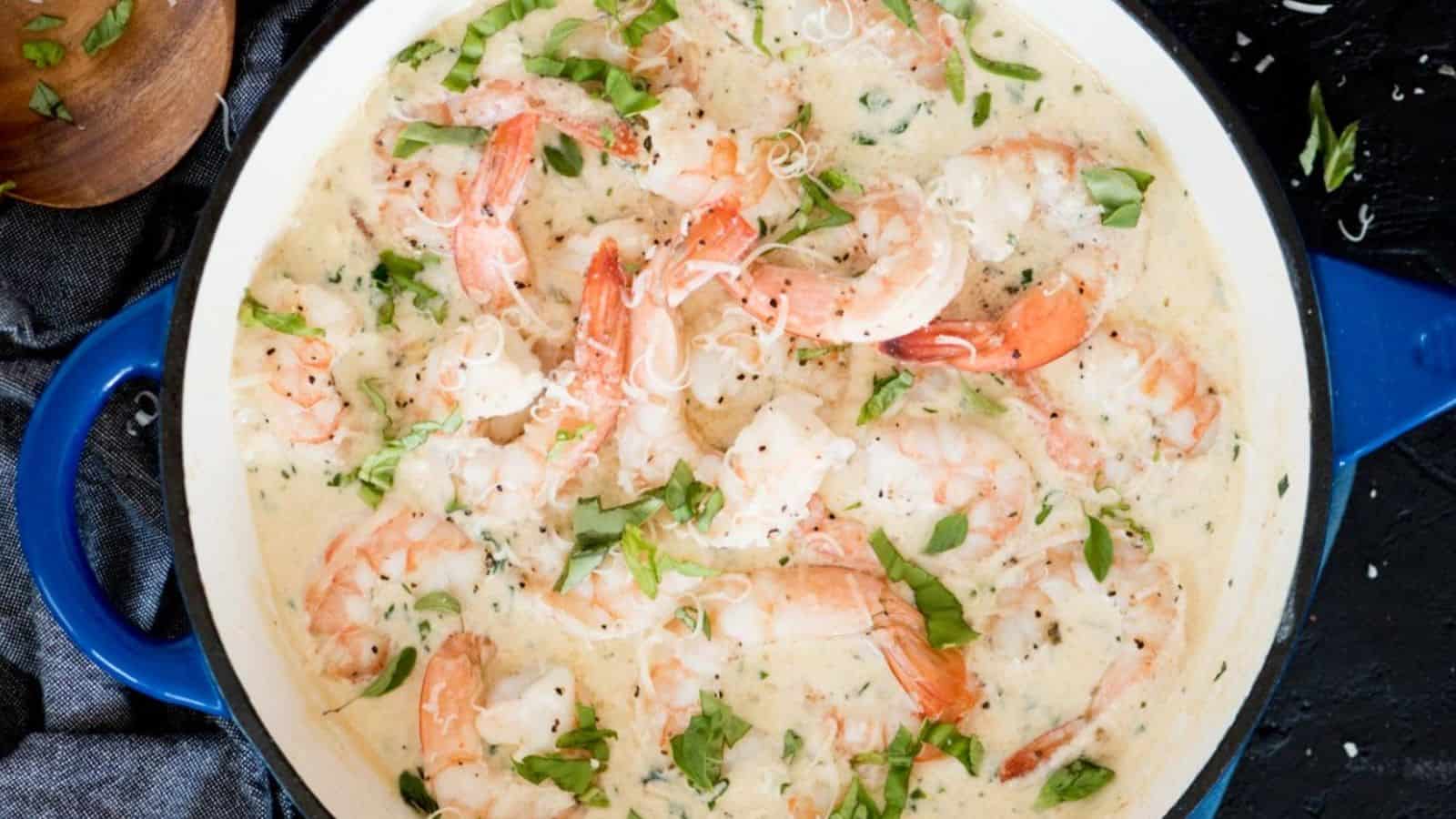 Creamy Garlic Shrimp with White Sauce