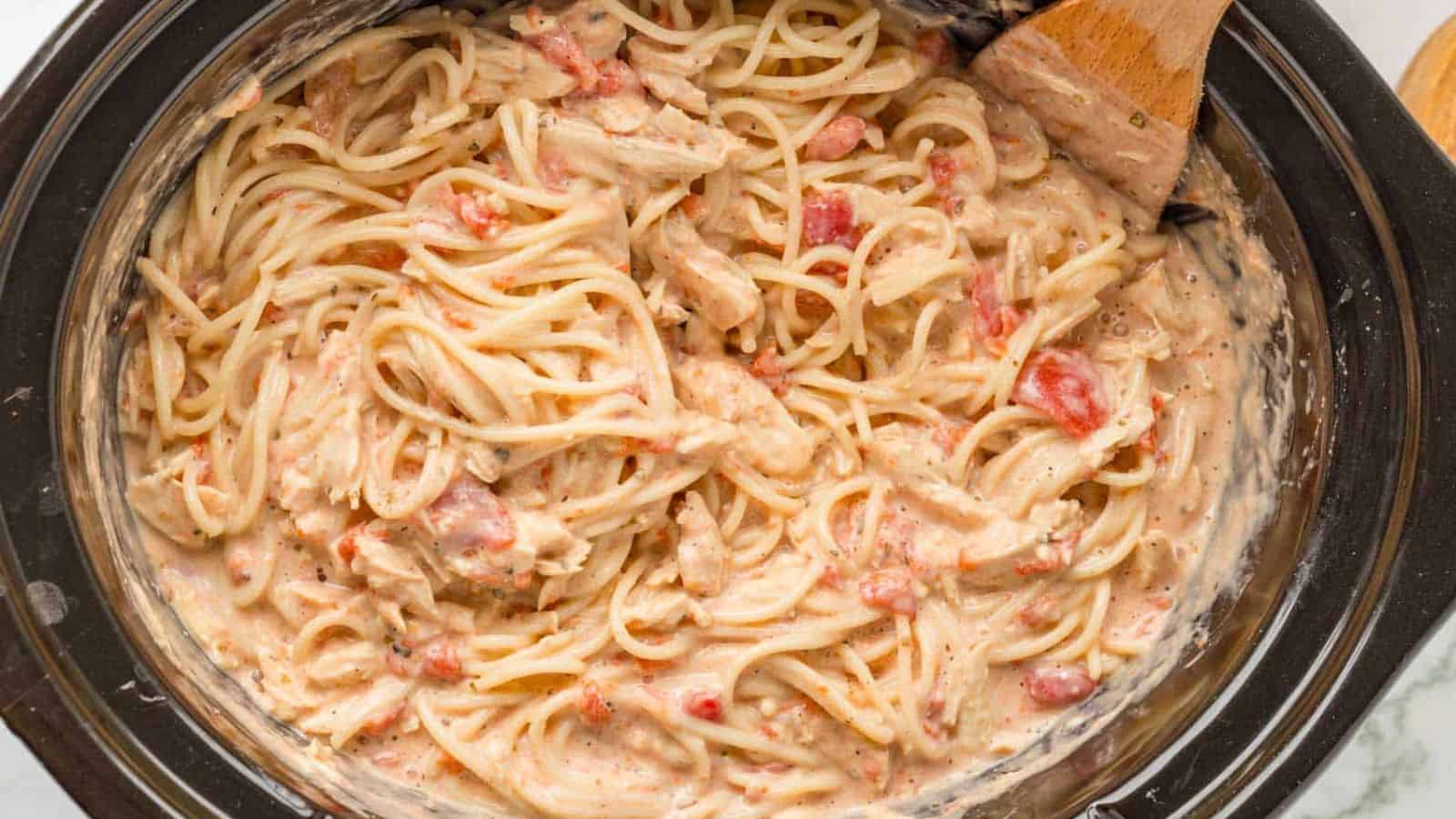 Slow Cooker Chicken Spaghetti