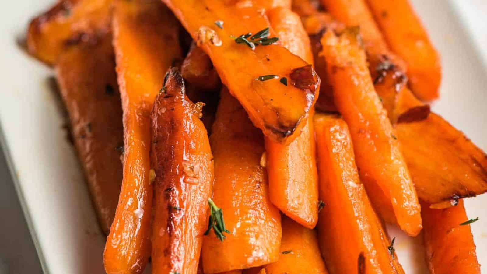 Easy Carrot Saute with Honey and Thyme