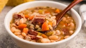 Slow Cooker Beer and Bacon Bean Soup