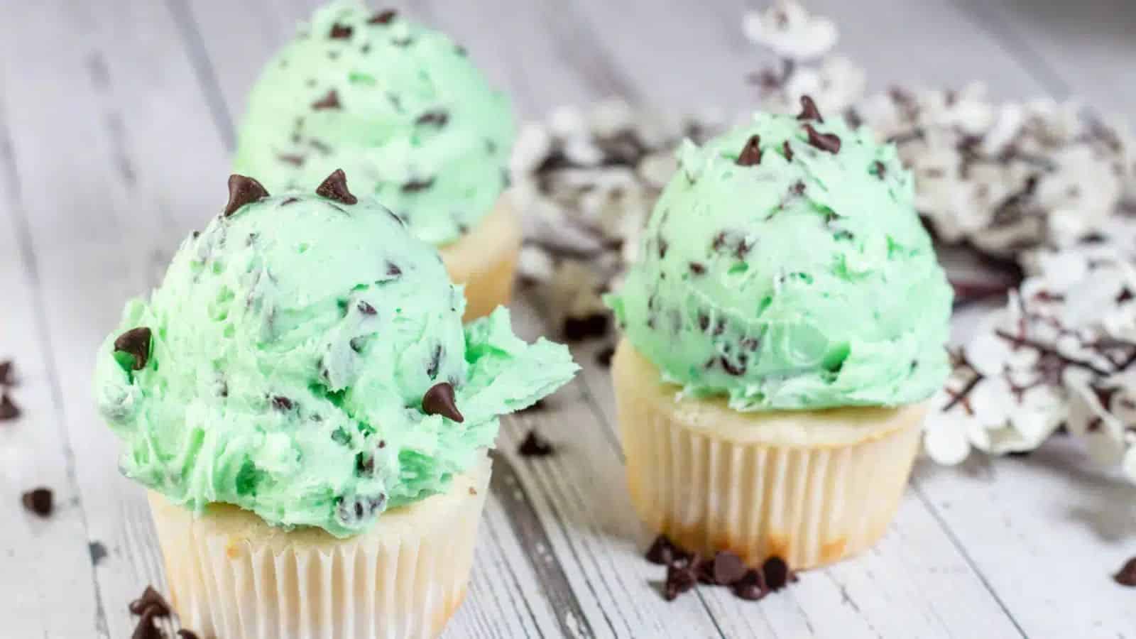 Mint Chocolate Chip Buttercream Frosting