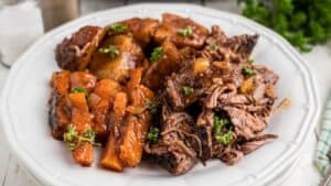 14 Dump-and-Go Crockpot Recipes That Turn Busy Days Into Easy Dinners