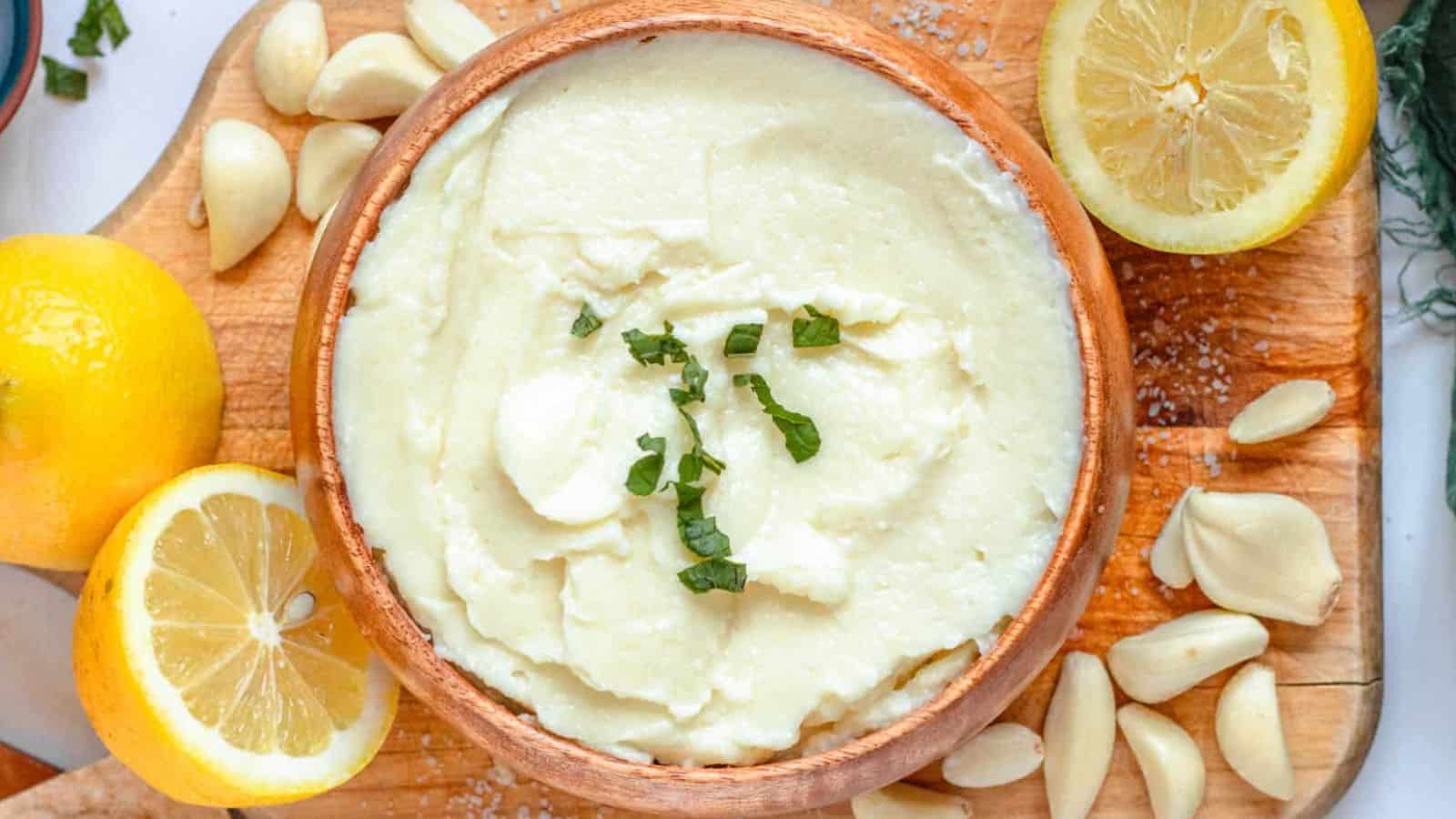 LEBANESE GARLIC SAUCE (TOUM)