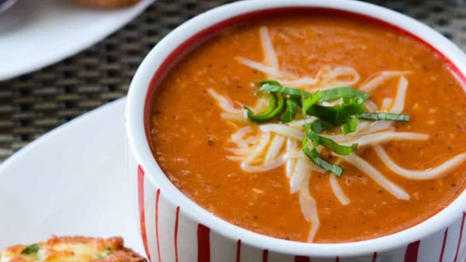 Slow Cooker Roasted Tomato Bisque