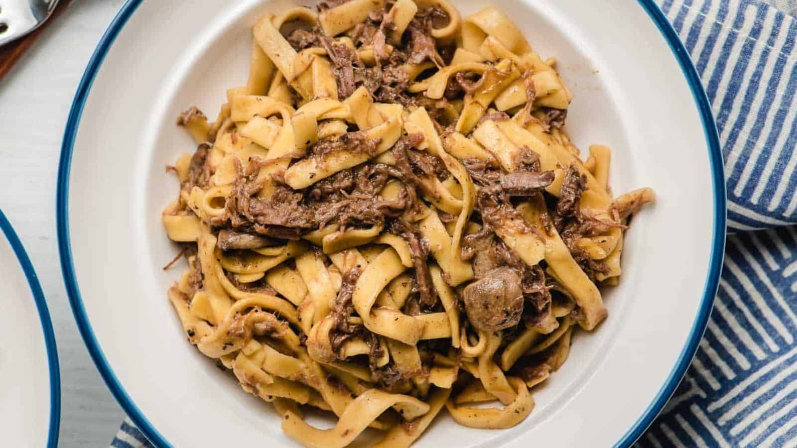 Easy Slow Cooker Beef and Noodles