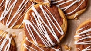 Chewy & Soft Cinnamon Roll Cookies